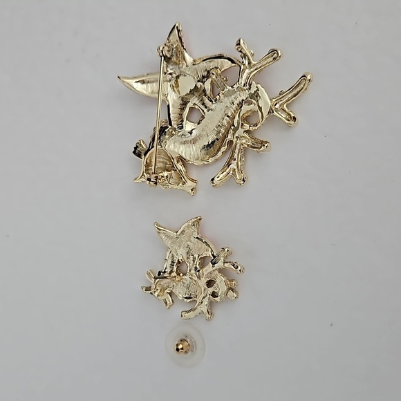 SEAHORSE Enamel & Goldtone 3Pc. Set of Necklace,  Brooch & Pierced Earrings - Picture 11 of 12